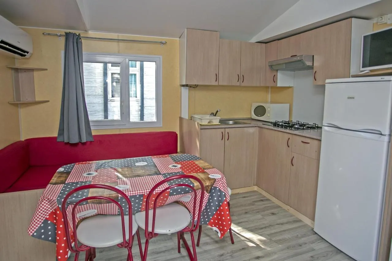 Campsite Camping Village L'Apamee Pamiers